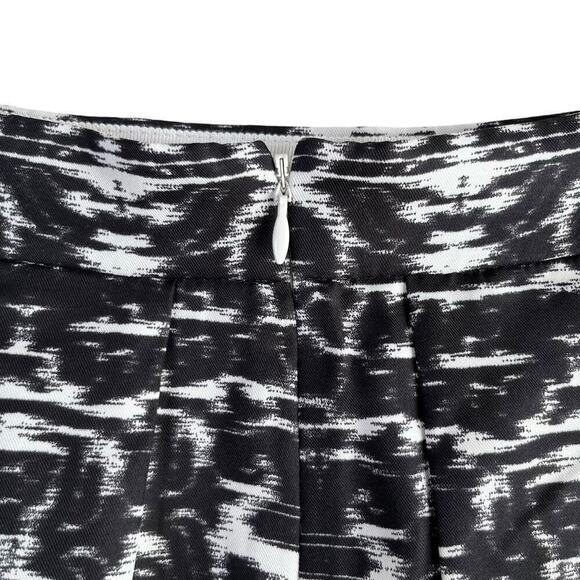 J.Crew Blurred Ikat Pleated Mini Skirt in Black White‎ Zipper Back, Size 4 - Picture 10 of 12